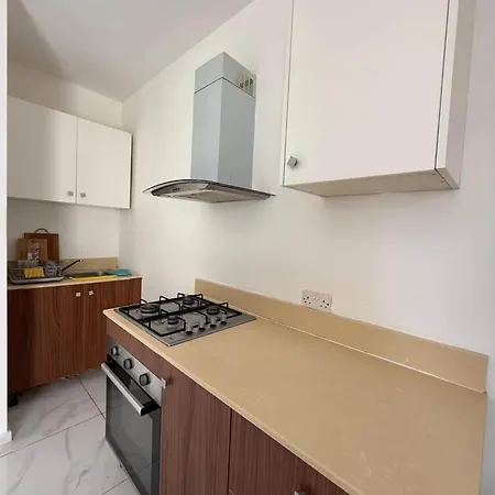 Apartment One Bedroom *